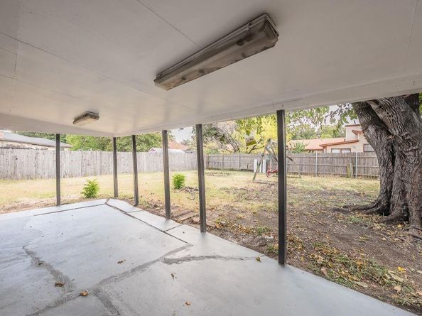 902  Smokey Court , Arlington Texas 76014