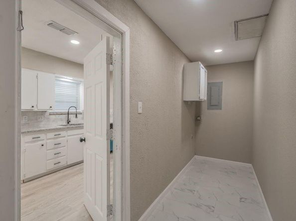 902  Smokey Court , Arlington Texas 76014