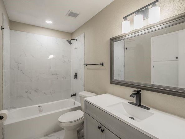 902  Smokey Court , Arlington Texas 76014