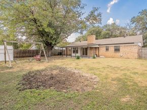 902  Smokey Court , Arlington Texas 76014