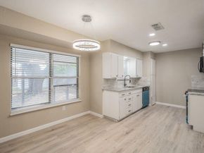 902  Smokey Court , Arlington Texas 76014