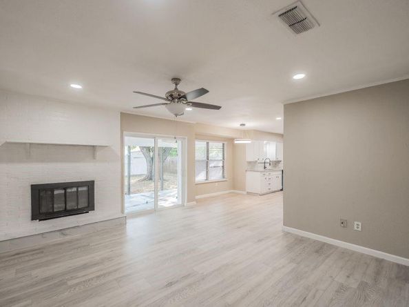 902  Smokey Court , Arlington Texas 76014