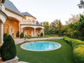 10617  Bridge Hollow Court , Dallas Texas 75229