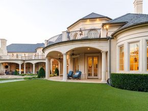 10617  Bridge Hollow Court , Dallas Texas 75229