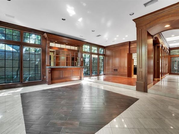 16701  Village Lane , Dallas Texas 75248