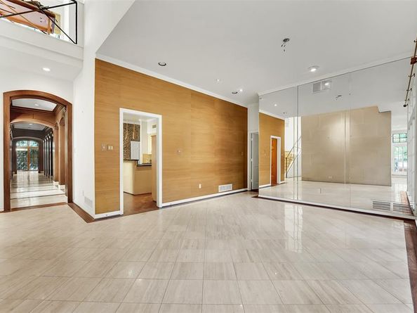 16701  Village Lane , Dallas Texas 75248