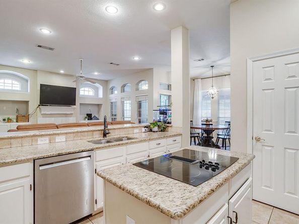 505  Dorcas Lane , Arlington Texas 76013