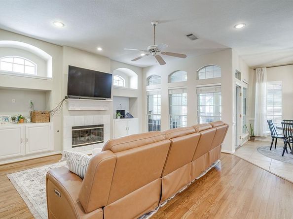 505  Dorcas Lane , Arlington Texas 76013