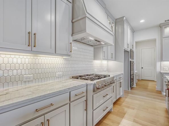 1421  Hidden Cove Drive , Lakewood Village Texas 75068