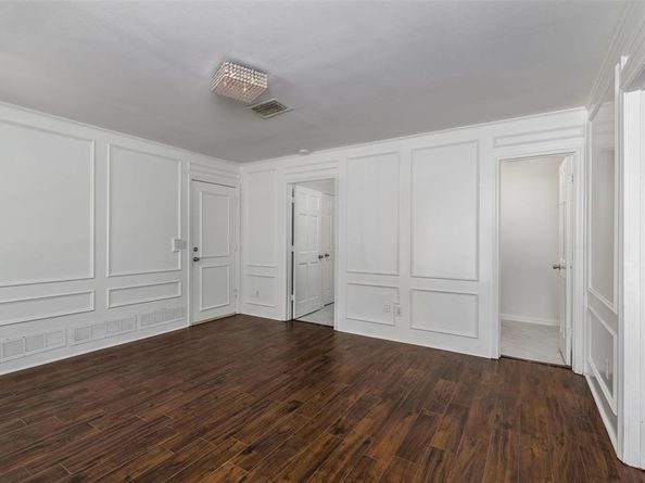 4045  Morman Lane , Addison Texas 75001