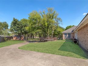 111  Creek Side Court , Kennedale Texas 76060