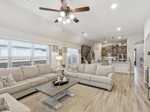1702  De Berry Lane , Princeton Texas 75407