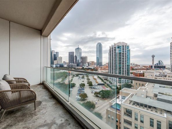 2408  Victory Park Lane  1134, Dallas Texas 75219