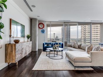 2408  Victory Park Lane 