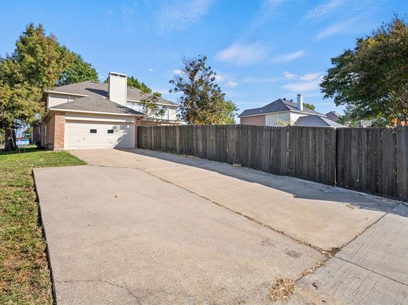 9502  Heartstone Lane , Rowlett Texas 75087