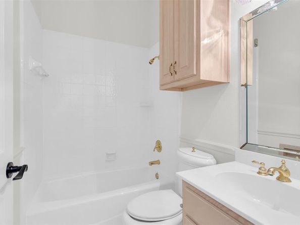 9  Royal Oaks Circle , Denton Texas 76210