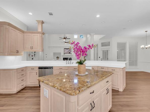 9  Royal Oaks Circle , Denton Texas 76210