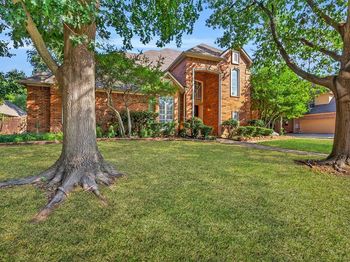 9  Royal Oaks Circle 