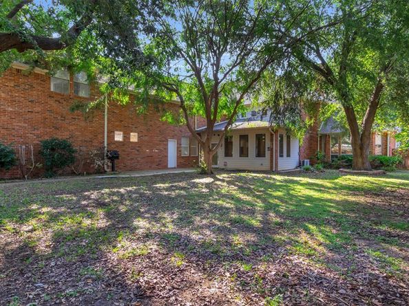 9  Royal Oaks Circle , Denton Texas 76210