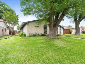 948  Meadowcove Circle , Garland Texas 75043