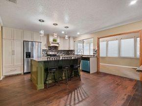 948  Meadowcove Circle , Garland Texas 75043