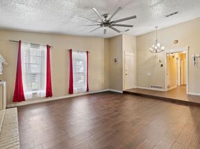 948  Meadowcove Circle , Garland Texas 75043