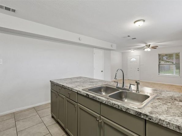 1401  Brook Meadow Circle , Lancaster Texas 75134