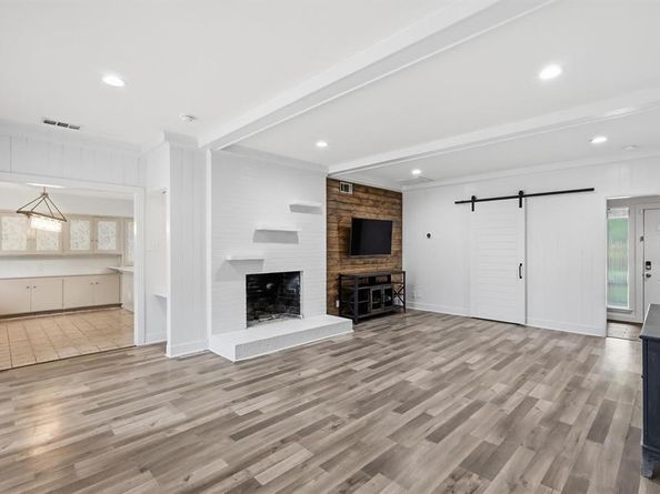 2010  Swansee Drive , Dallas Texas 75232