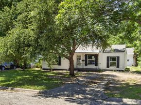 821  Gustav Street , River Oaks Texas 76114