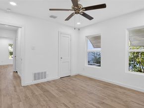821  Gustav Street , River Oaks Texas 76114