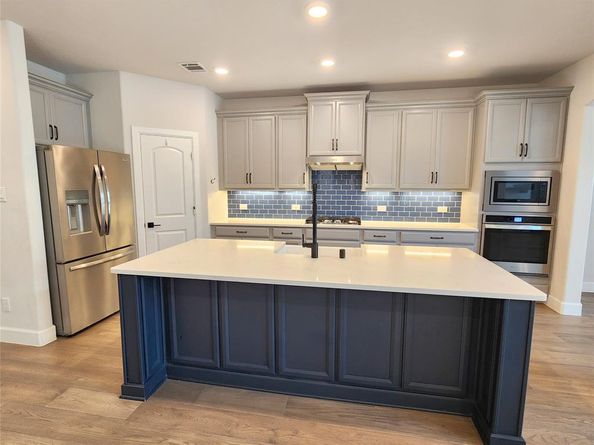 1232  Western Yarrow Avenue , Justin Texas 76247