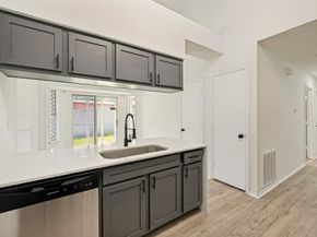 1221  Hilburn Court , Irving Texas 75060