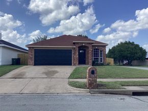 415  Cross Cut Drive , Arlington Texas 76018