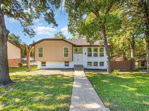 707 W Red Bird Lane , Dallas Texas 75232
