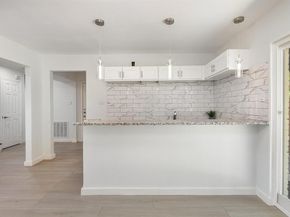 707 W Red Bird Lane , Dallas Texas 75232