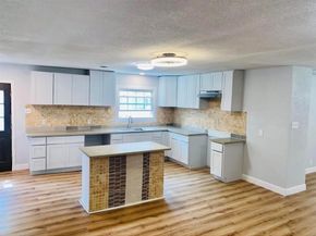 1574  Madrid Street , Dallas Texas 75216
