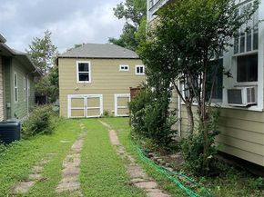 229 N Marlborough Avenue , Dallas Texas 75208