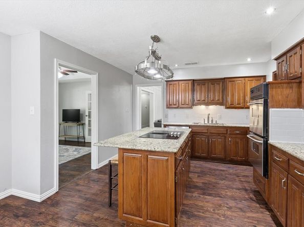 2008  Iron Horse Court , Arlington Texas 76017