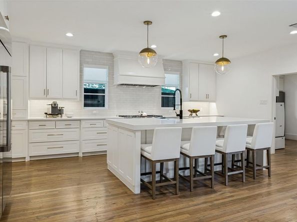 6933  Wabash Circle , Dallas Texas 75214