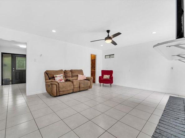 392  Creekwood Drive , Lancaster Texas 75146