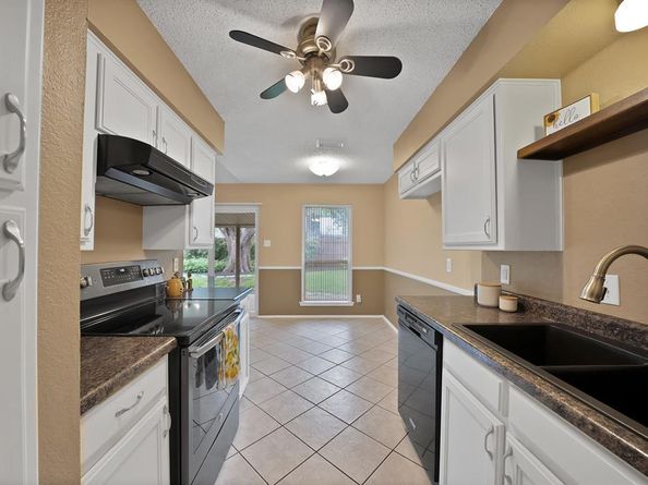 2609 N Capistrano Court , Arlington Texas 76015