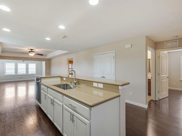 1898  Beachside Drive , Frisco Texas 75036