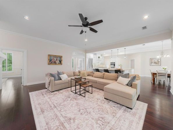 302 W Charlottesville Avenue , Colleyville Texas 76034