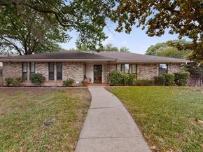 1305  Briarbrook Drive , DeSoto Texas 75115