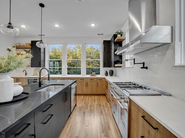 1512  Villars Street , Dallas Texas 75204