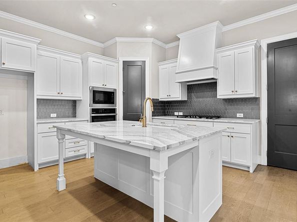 307  Sunset Lane  101, Fort Worth Texas 76114