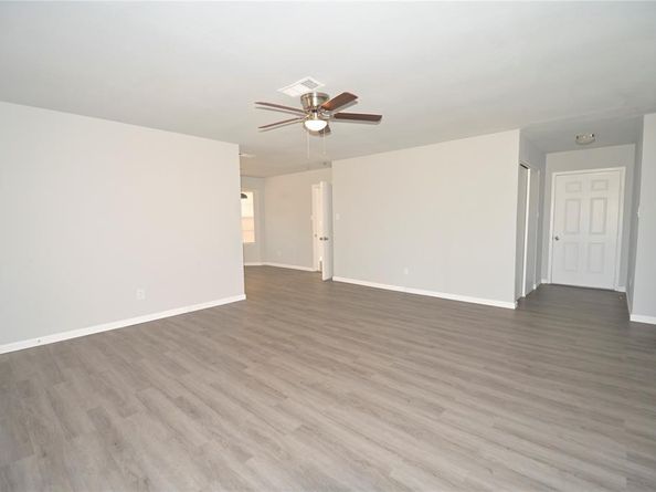 112  Forestwood Drive , Corinth Texas 76210