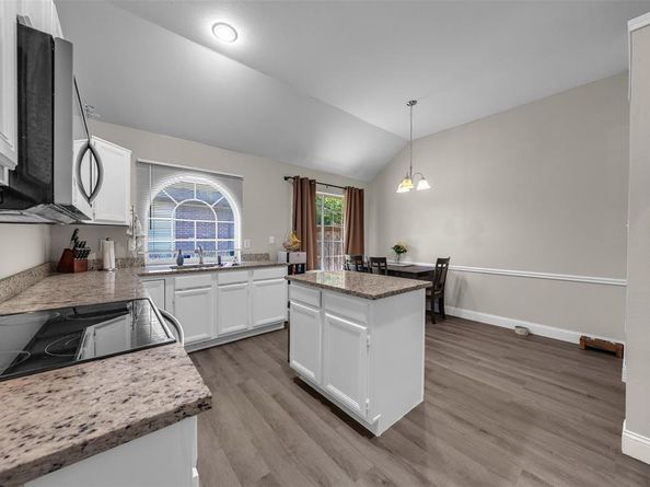 1409  Prentice Street , Arlington Texas 76018