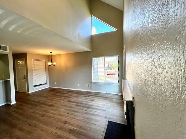 9807  Walnut Street  201, Dallas Texas 75243