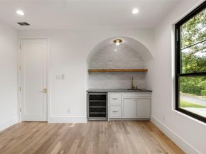 5510  Del Roy Drive , Dallas Texas 75230